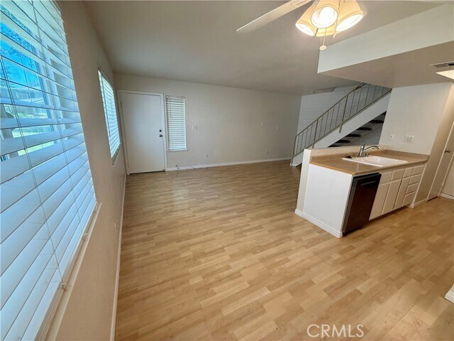 Building Photo - 3053 Knollwood Ave