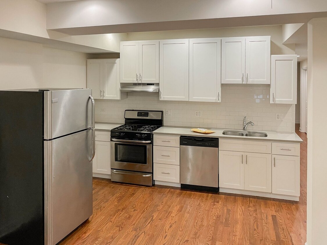 Foto principal - 1827 W Leland Ave