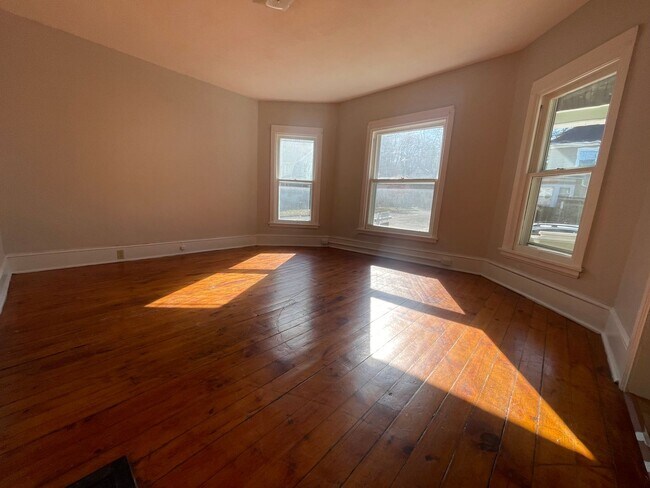 Building Photo - Ithaca Single Family Home
