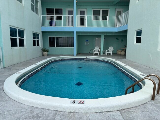 Foto del edificio - 2600 N Surf Rd