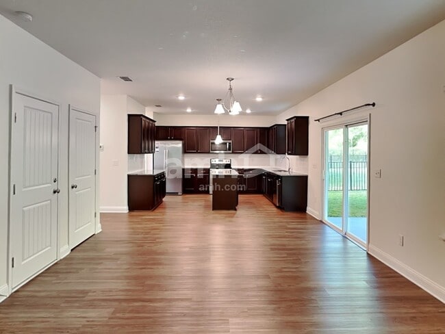 Building Photo - 3136 Creek Village Ln