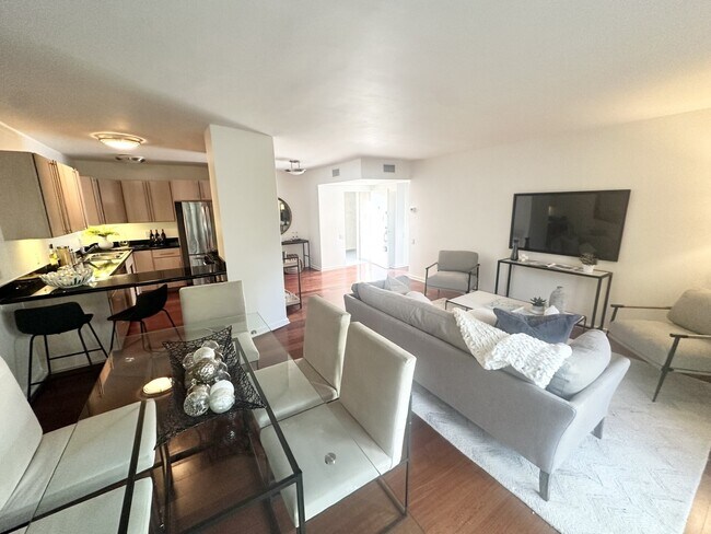 Foto del edificio - 330 S Barrington Ave