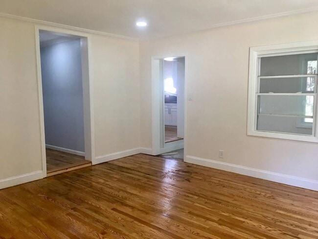 Building Photo - Beautifully Renovated Apartment in Cortlandt Manor