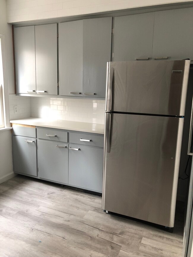 Building Photo - 2264 Northland Ave