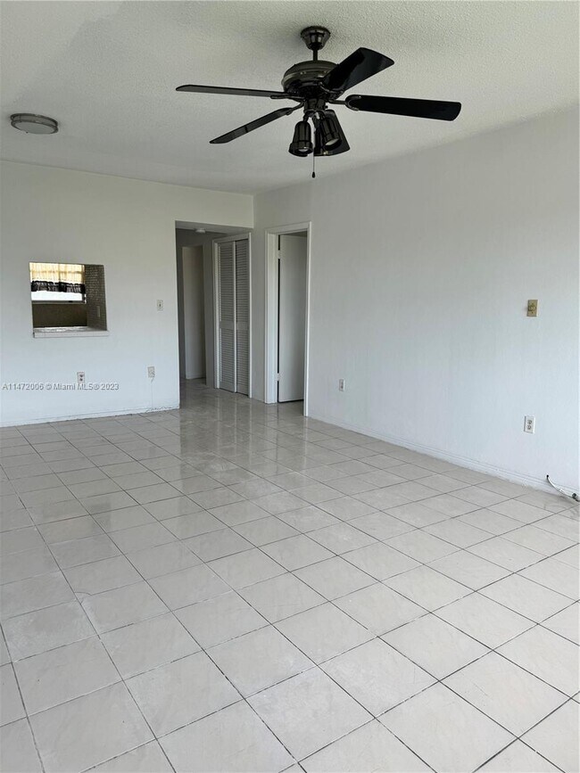Foto del edificio - 2950 NE 201st Terrace