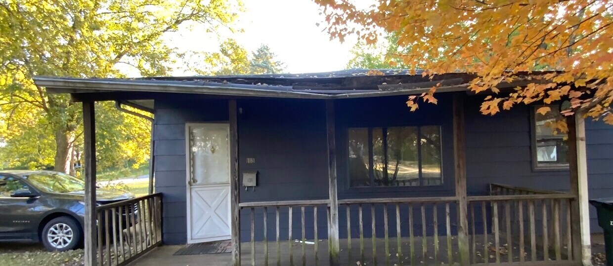 Primary Photo - 113 National Ave