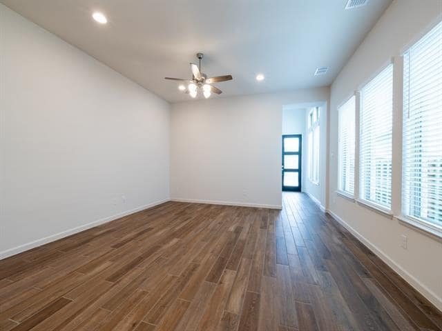 Building Photo - 9316 Paintbrush Dr