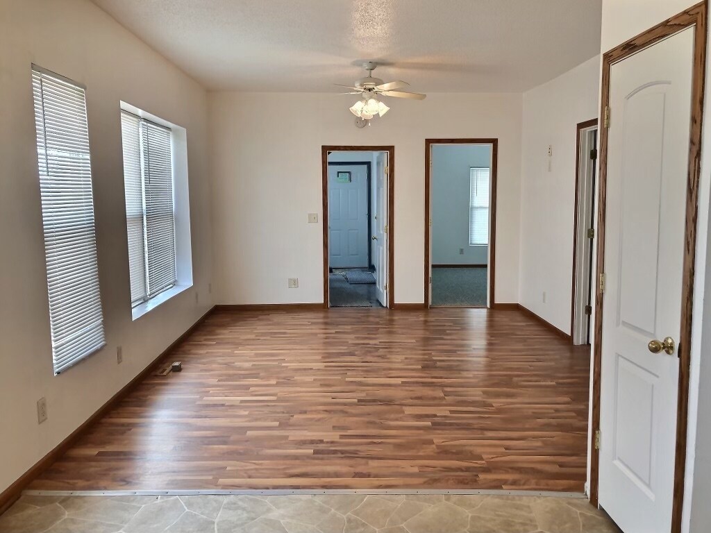 Foto principal - 720 E Ave NW