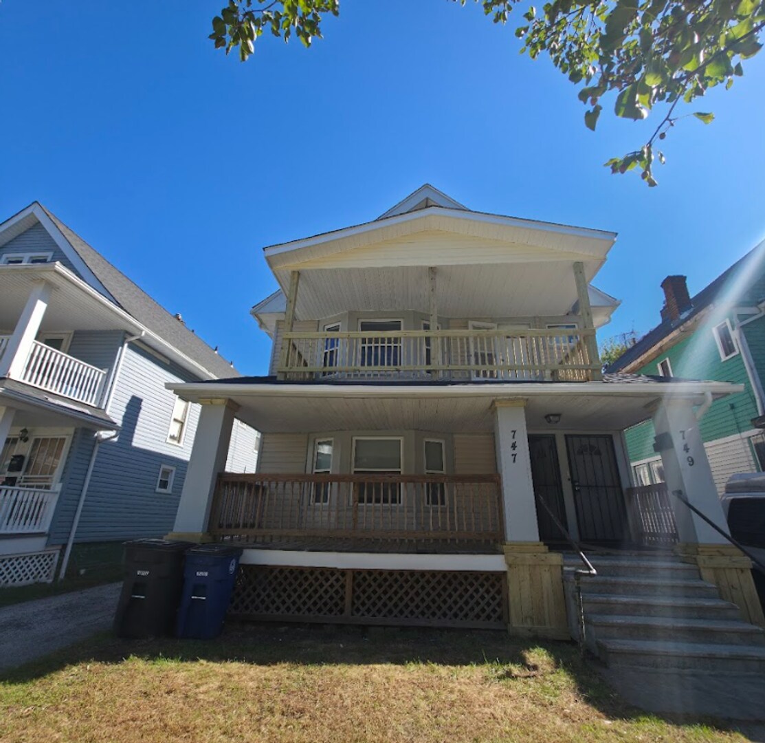 747 E 117th St Cleveland, OH 44108 – photo 1