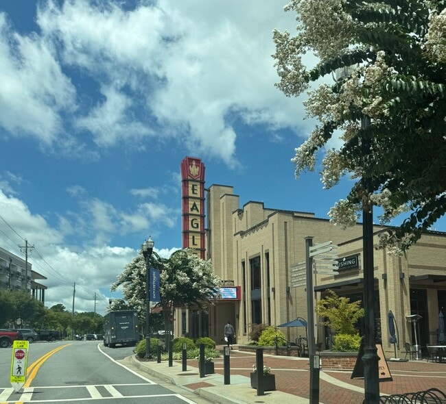 Building Photo - Downtown Sugar Hill Townhome - 2 bed/1.5 bath end unit