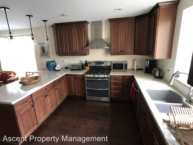 Building Photo - 1104 Bush St