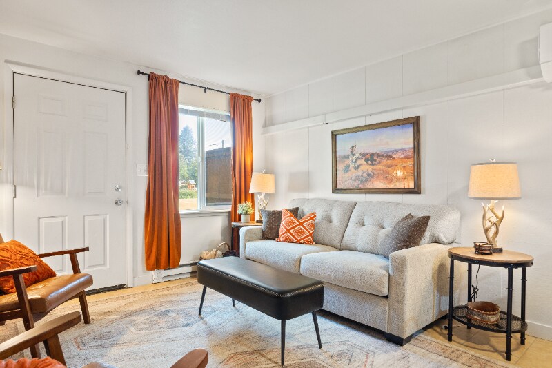 Foto principal - 661 8th Ave E N