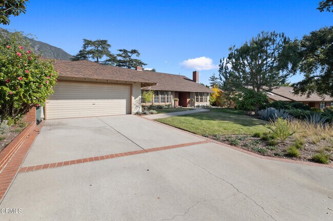 Building Photo - 2064 Canyon Close Rd
