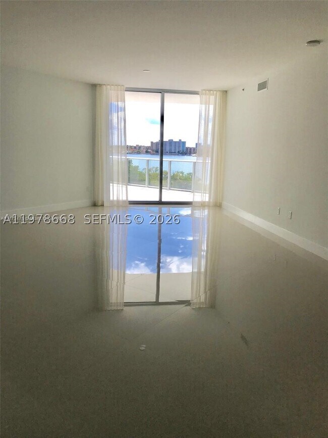 Foto del edificio - 17111 Biscayne Blvd