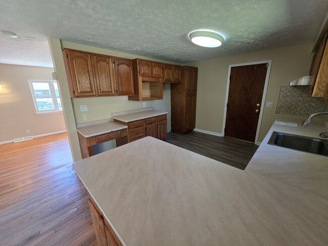 Building Photo - 32 Golden Rod Ln