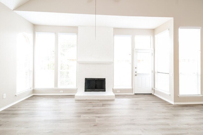 Foto del edificio - 1332 Overlook Dr