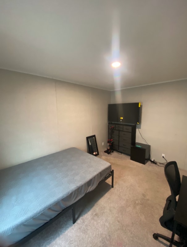 Building Photo - 325 Robin Ln