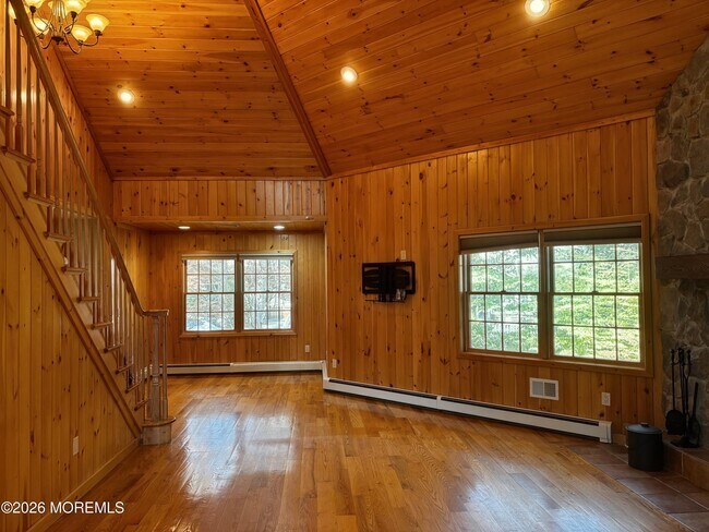 Foto del edificio - 327 Deerfoot Ln