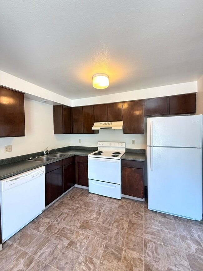 Building Photo - 330 Independence Cir