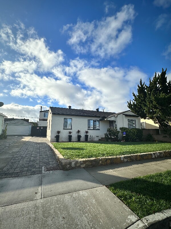 Building Photo - 4160 167th St
