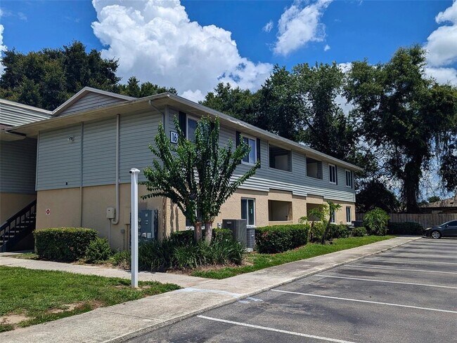 Foto del edificio - 228 Thorntree Pl