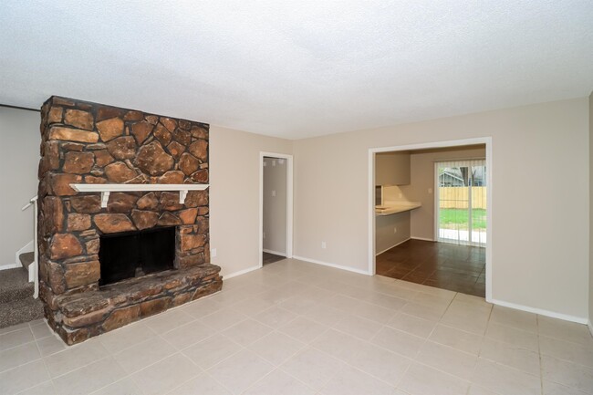 Building Photo - 6230 Sylva Rena Dr