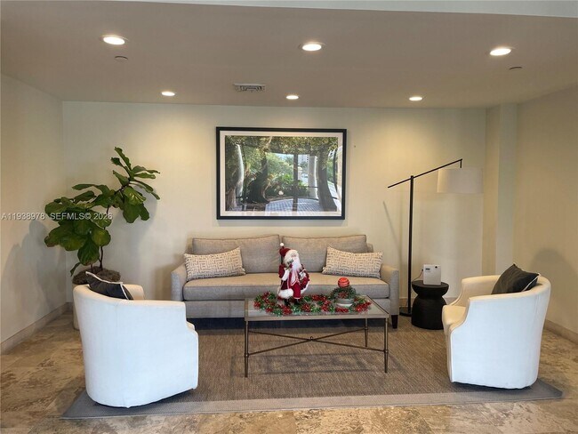 Foto del edificio - 2351 Douglas Rd