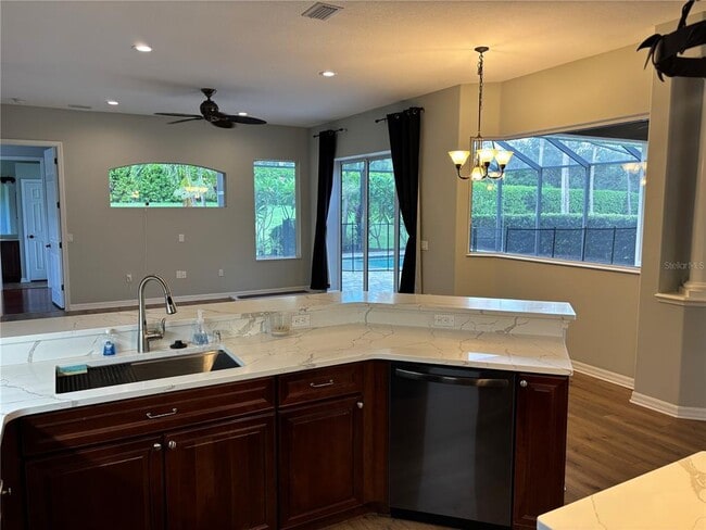 Building Photo - 7632 Drayton Cir