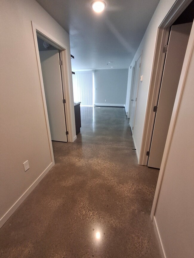 Building Photo - 3156 Bluestem Dr