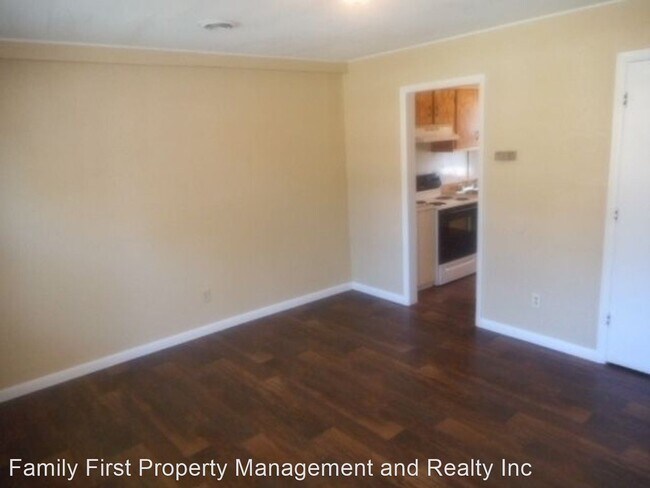 Building Photo - 2 br, 1 bath House - 512 Williams Street