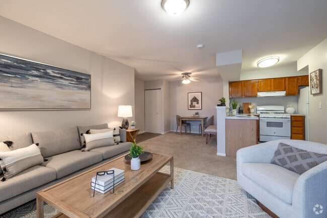 Interior Photo - Fox Pointe