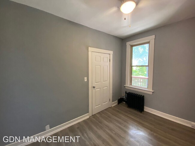 Foto del edificio - 2731 Harris Ave