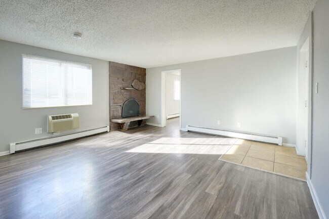 Building Photo - Abrigo Apartments