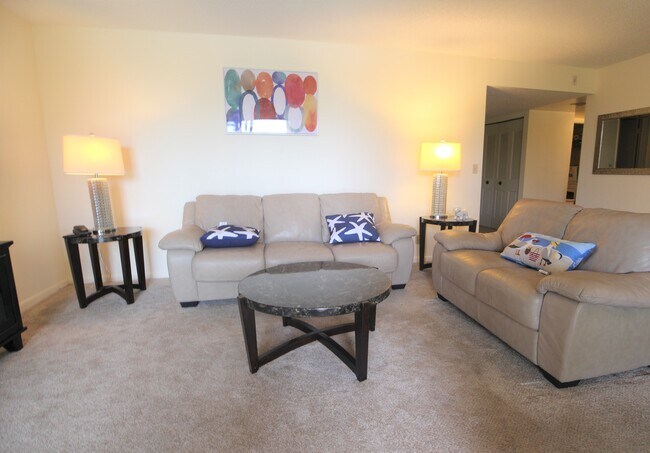 Building Photo - 750 Egret Cir