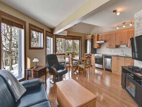 Building Photo - 150 Chem. au Pied de la Montagne