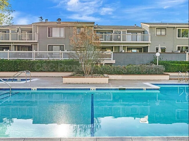 Photo - 37050 Meadowbrook Common Apartment