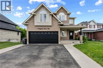Building Photo - 4 Clairfields Dr W