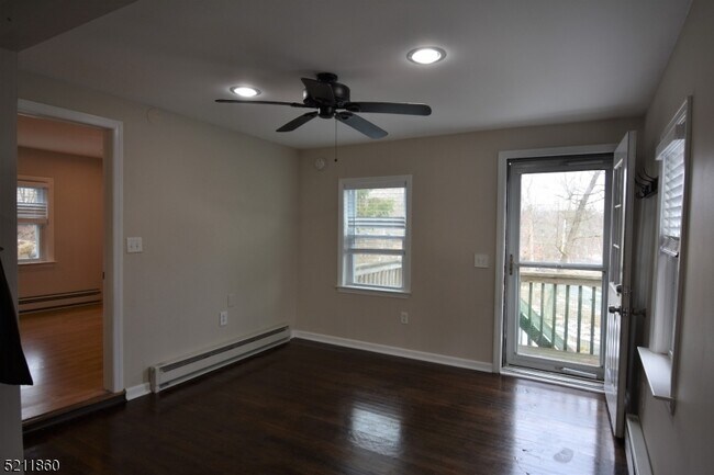 Foto del edificio - 18 Jefferson Trail