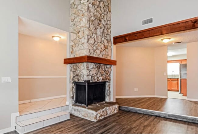 Building Photo - 147 Wildwood Dr