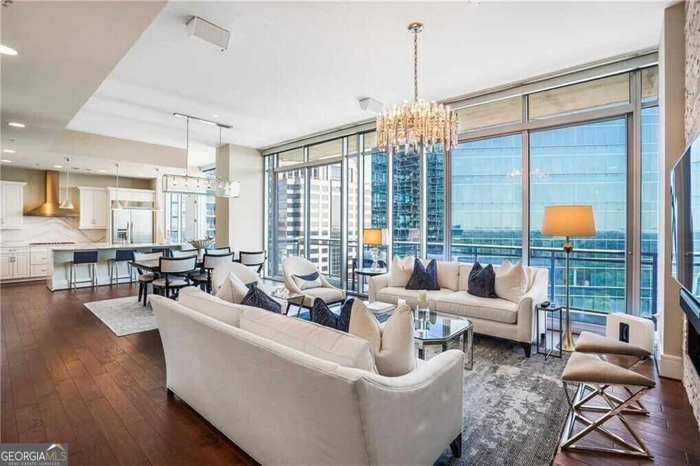 Foto principal - 1065 Peachtree St NE