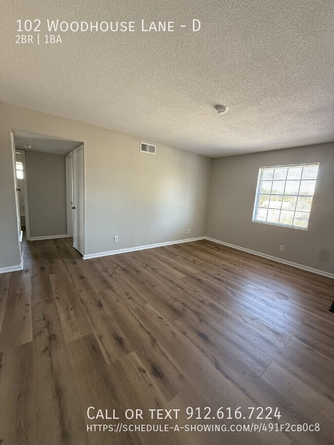 Foto del edificio - 102 Woodhouse Ln