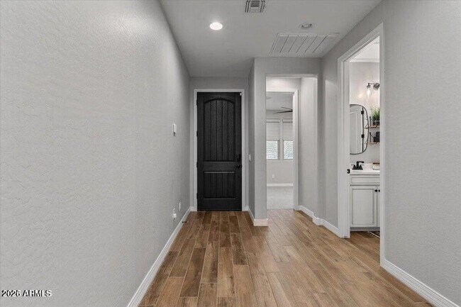 Foto del edificio - 6432 N 124th Ln