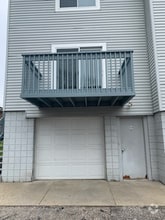 Building Photo - 1040 Clyde Ave