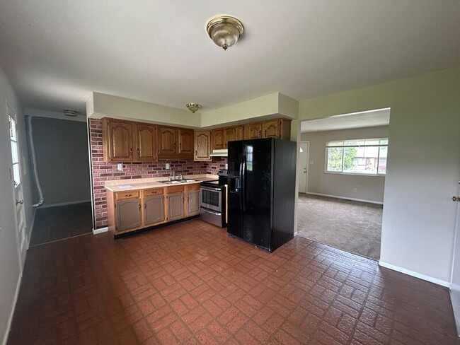 Building Photo - 7129 Cronk Dr