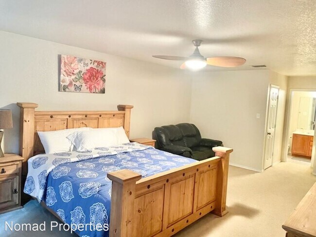 Building Photo - 3 br, 2.5 bath House - 9806 Carswell Peak