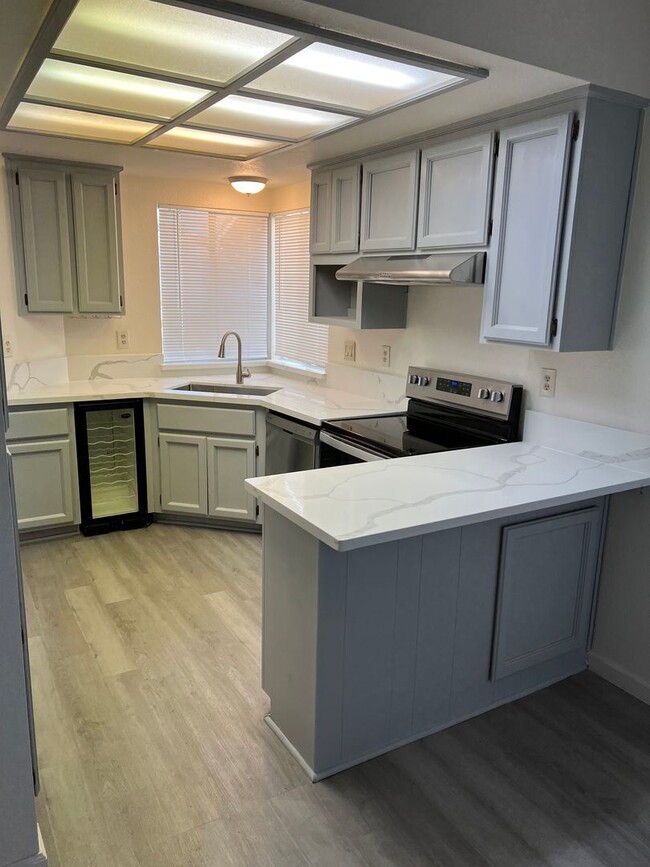 Building Photo - 3 br, 2 bath House - 1894 Bridgecreek Drive