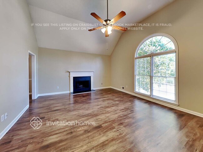 Building Photo - 980 Burning Bush Dr