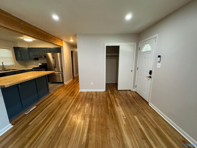 Foto del edificio - 918 Woodall Ln NW