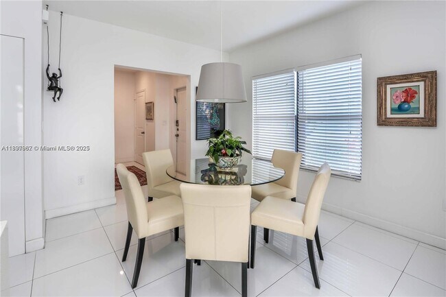 Foto del edificio - 476 NE 194th Terrace