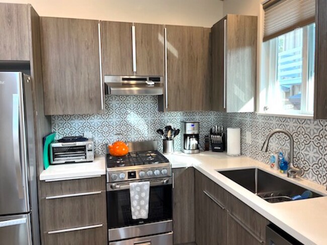 Building Photo - 236 La Mesa Ave